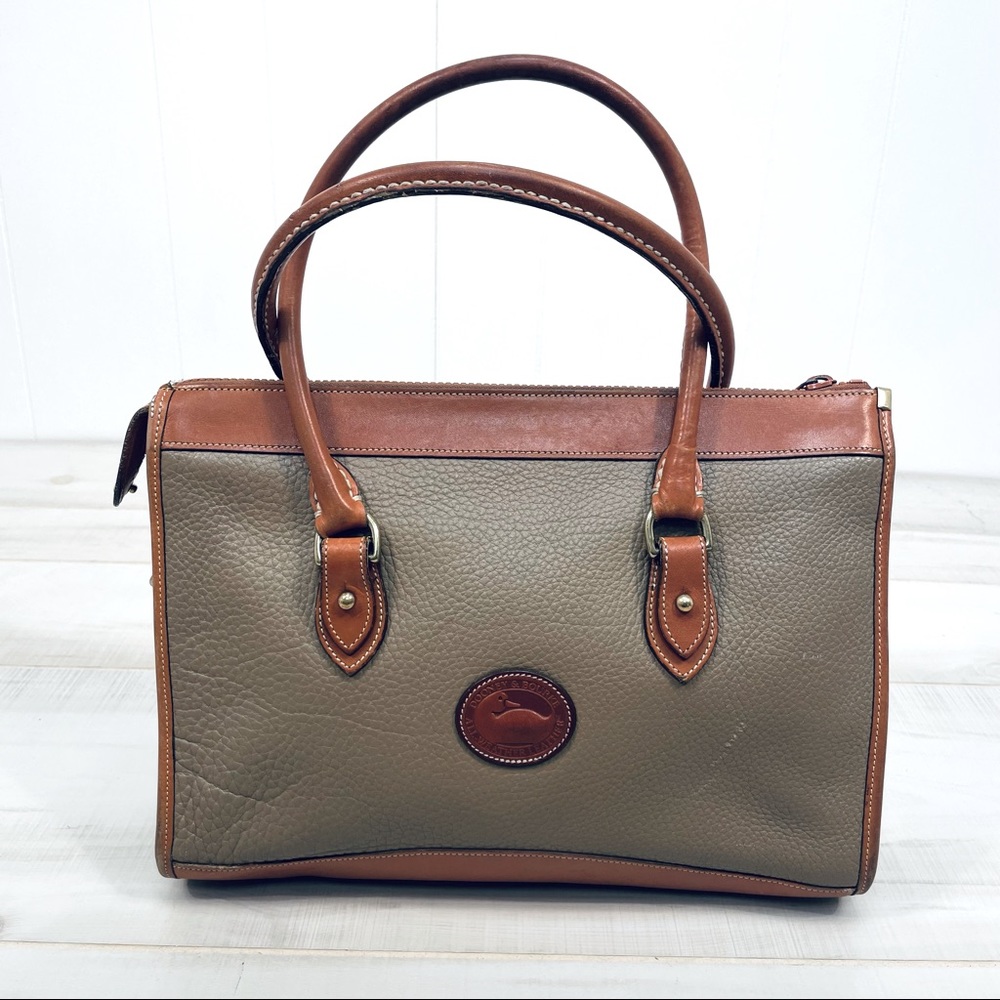 Vintage Dooney & Bourke Tan Camel Leather zip Top Bag All Weather Leather Barrel